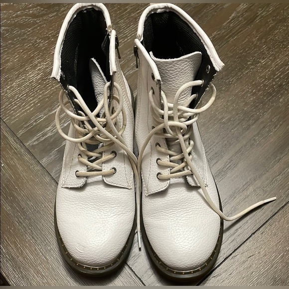Dr martens white boots - Picture 2 of 7